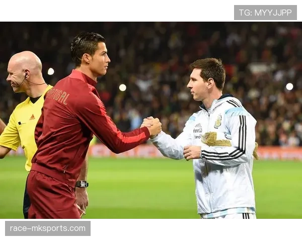 德甲新赛季战火重燃，球迷热情高涨期待巅峰对决