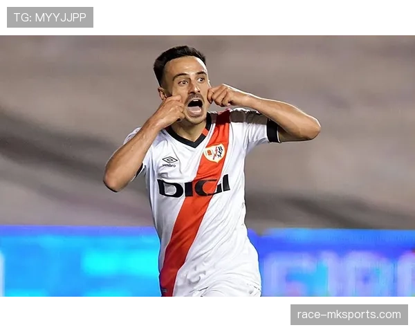 巴列卡诺在西甲赛季中表现稳健，持续展示出强大的团队合作精神与竞争力