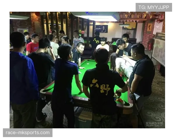 潘晓婷一条动态，客厅像会所，出门像走红毯——我还在数工资