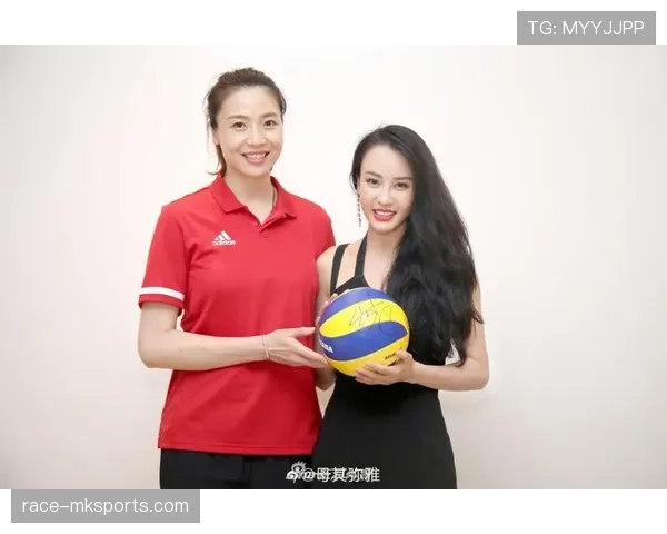 魏秋月人前像女强人，小姐姐家的厨房全是高档进口货，普通人连摸都不敢摸一把！